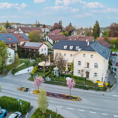 Geraeumige Im Sammareier Gutshof In *